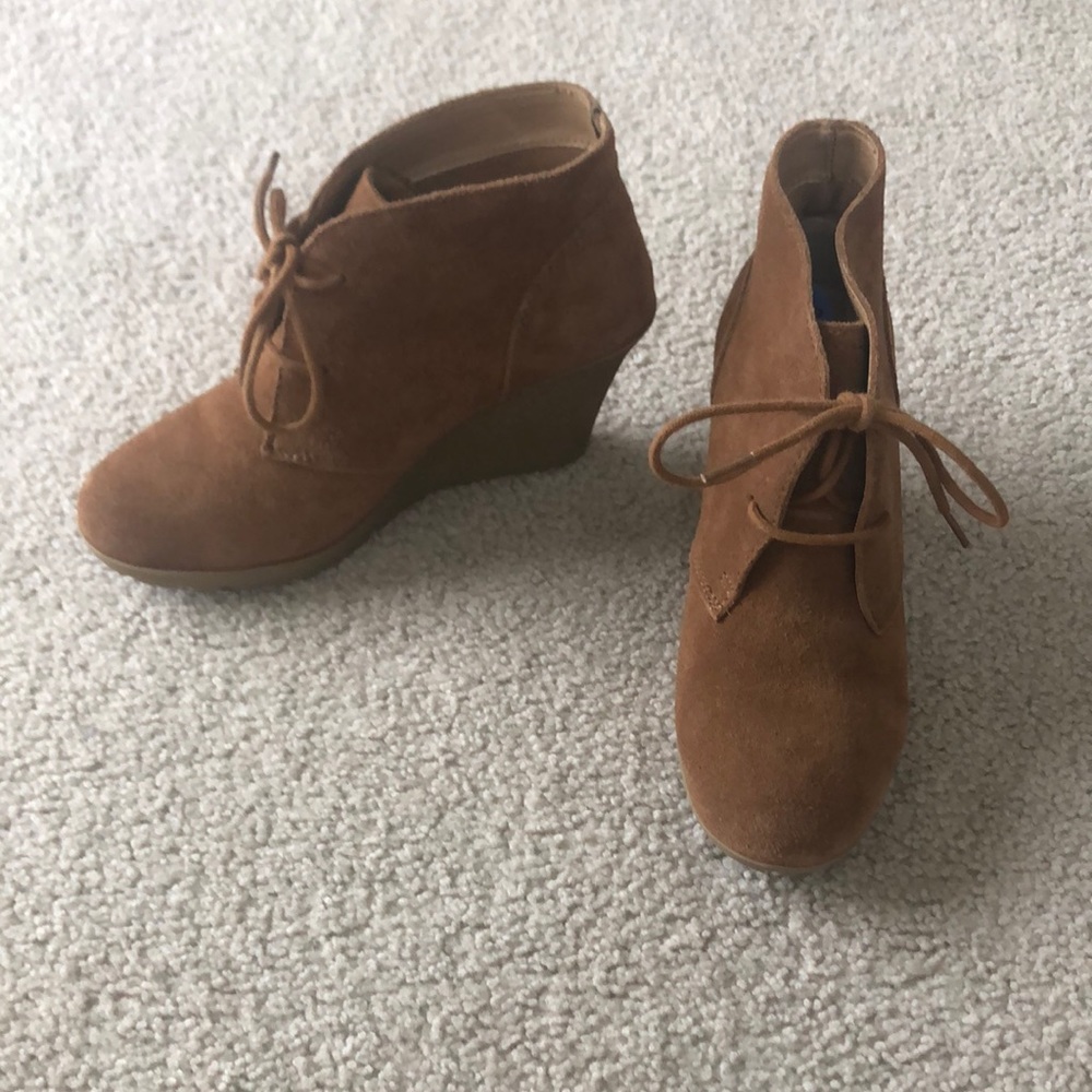 Womens White Mountain chestnut suede wedge booties size 6.5